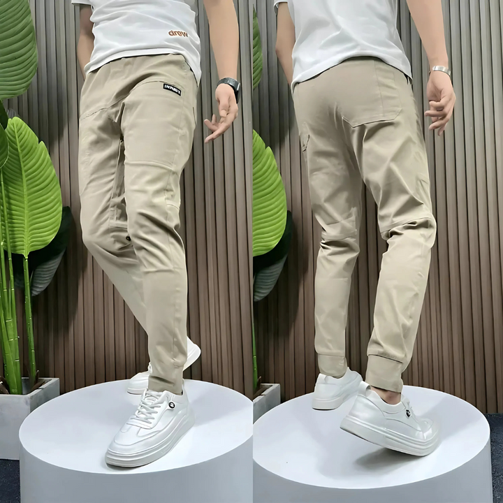 ショウタ — 動きやすさを支えるストレッチカーゴパンツ